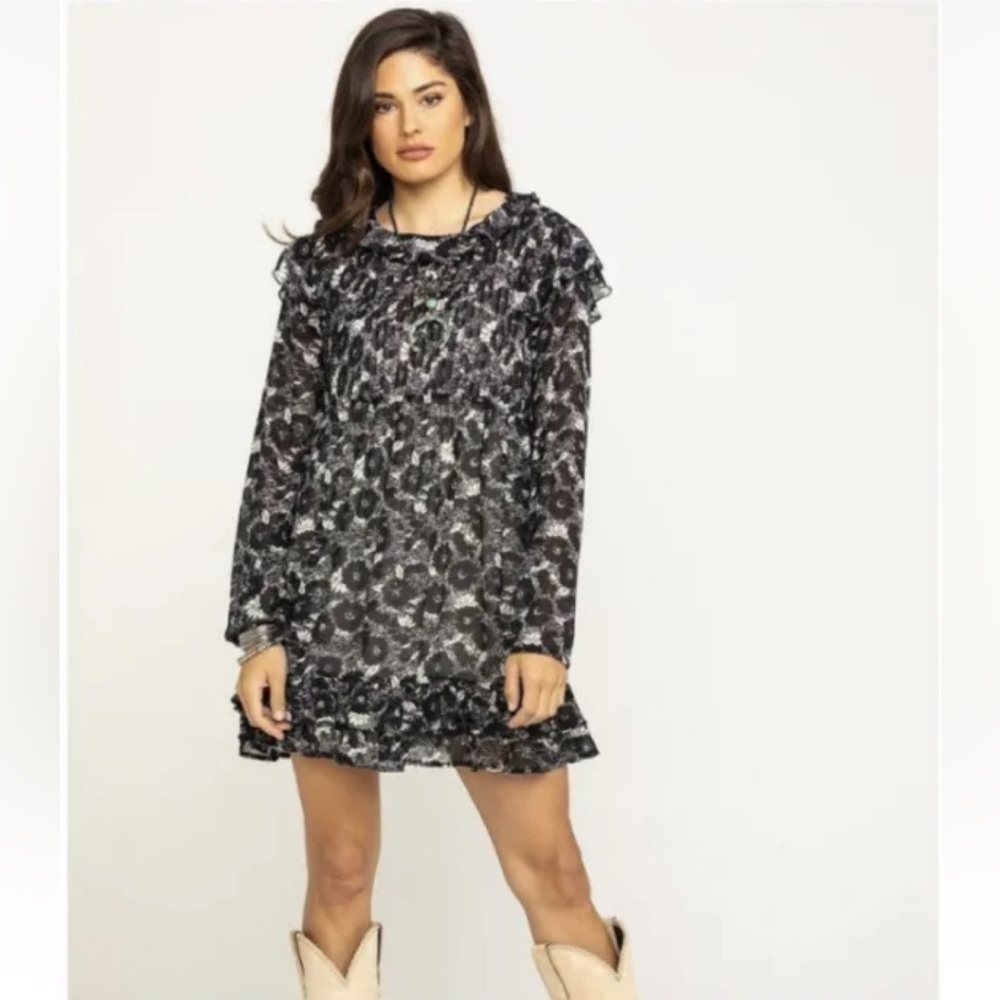 Free People floral boo dress color black and white size L‎